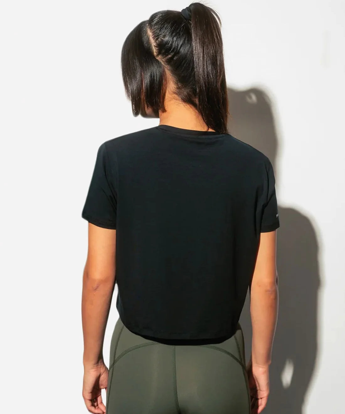 Circle | SMOOTH OPERATOR CROP-TOP - Onyx Black