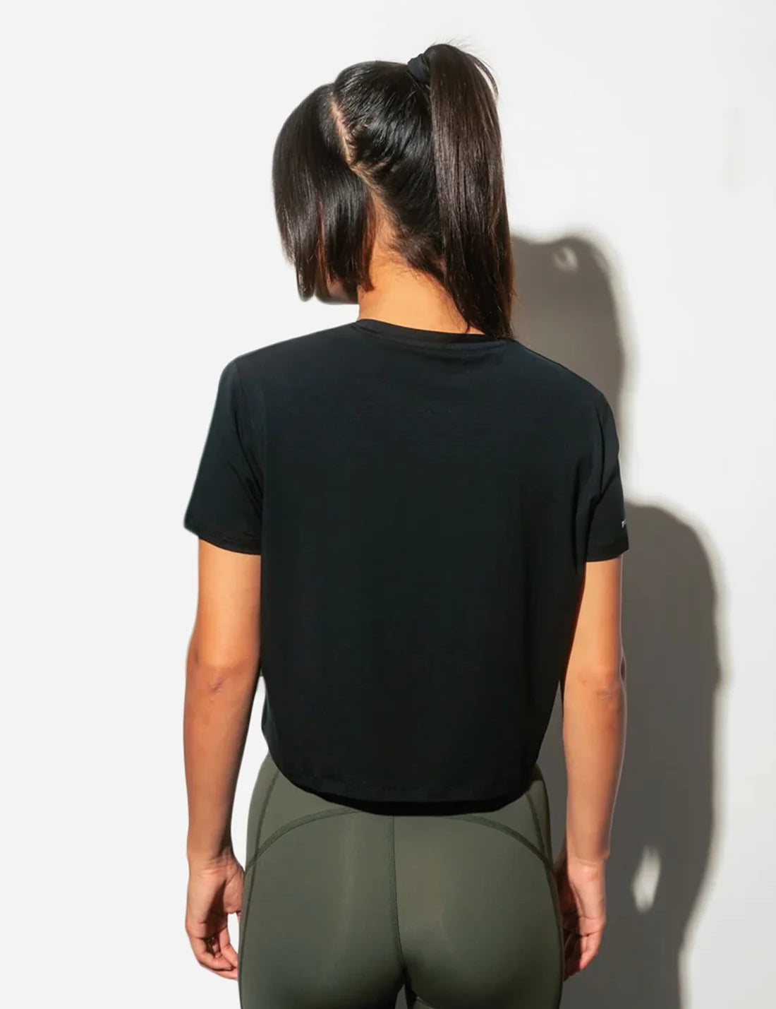 Circle | SMOOTH OPERATOR CROP-TOP - Onyx Black