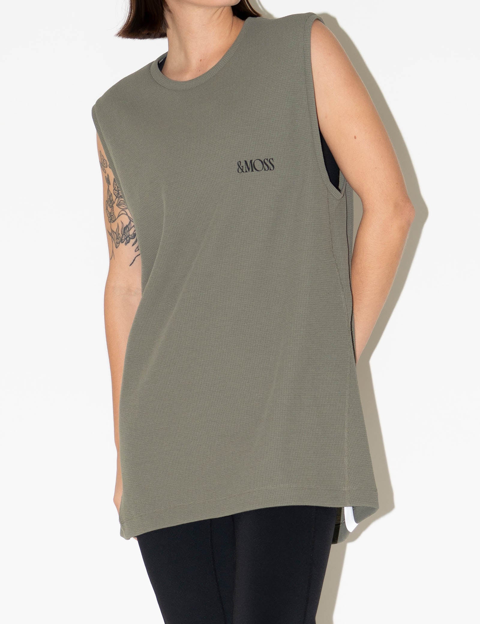 &Moss | DRY WAFFLE NO SLEEVE T-SHIRTS - Moss