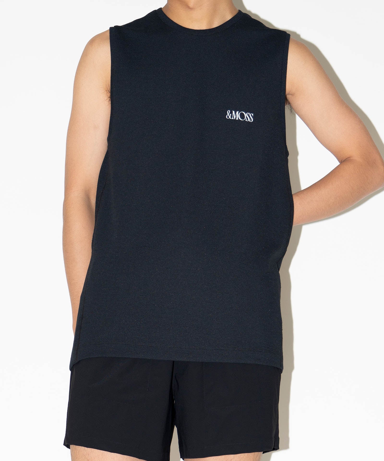 Hermanos Koumori x New Era - เสื้อยืดสีครีม