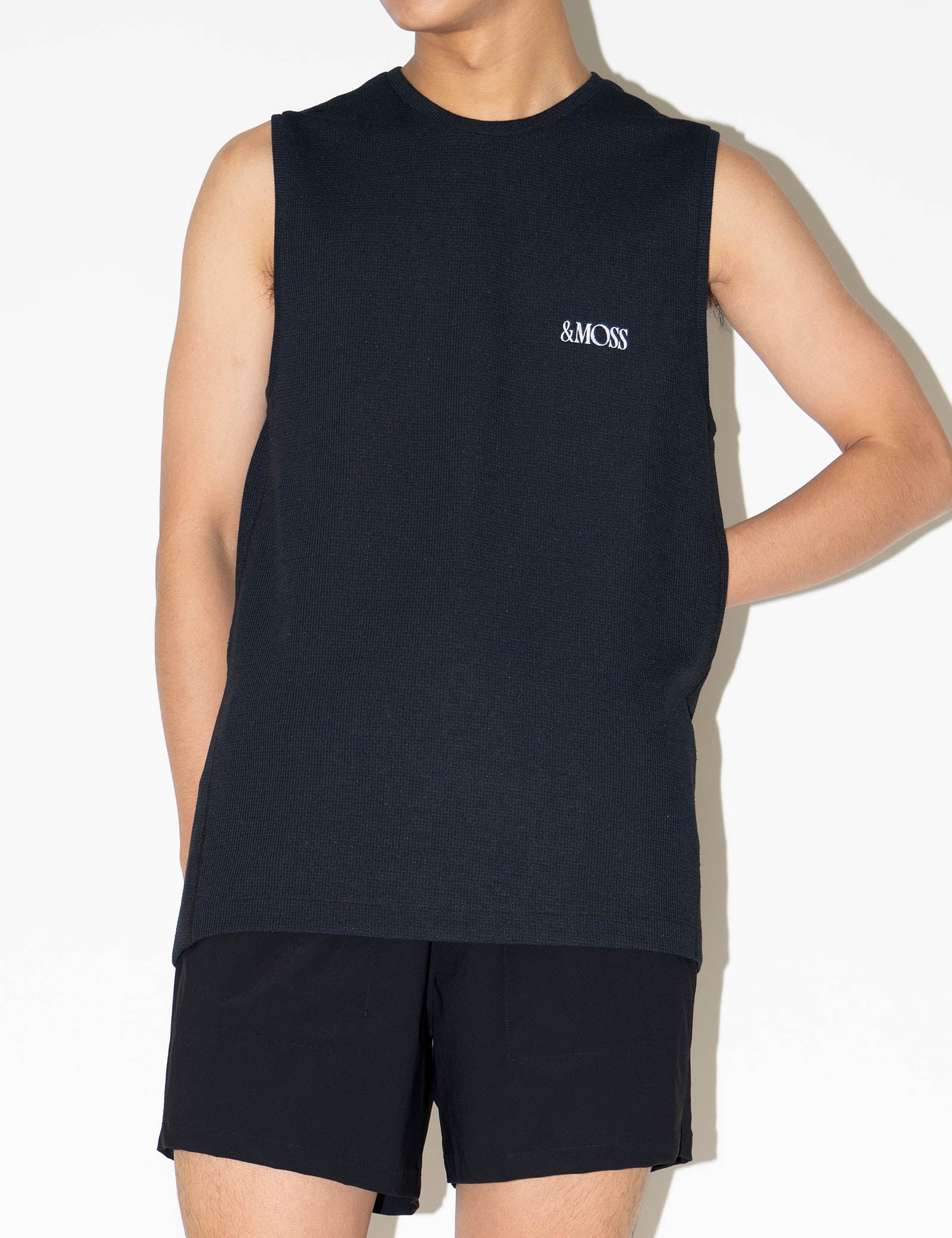 &Moss | DRY WAFFLE NO SLEEVE T-SHIRTS - Black